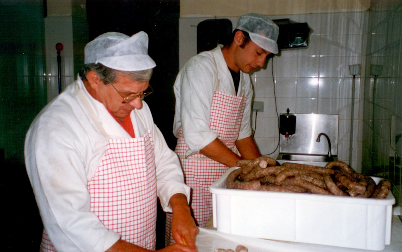 Ouvrier dans le laboratoire de transformation